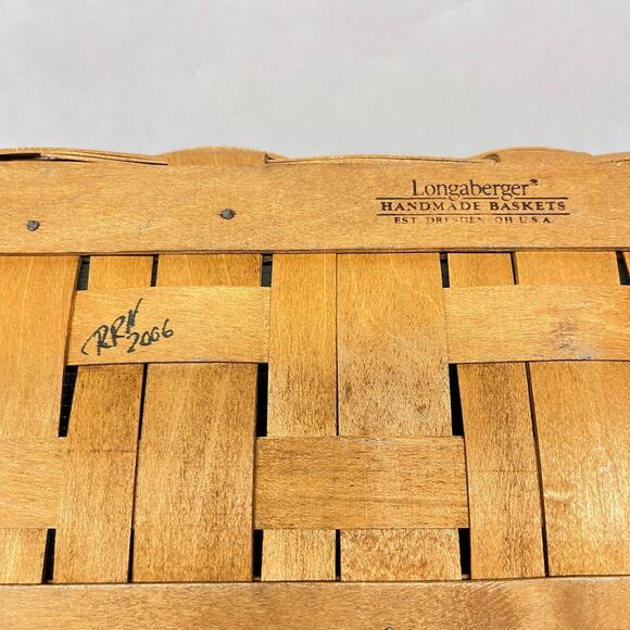 Longaberger Vanity Basket with Wood Lid Cloth Liner Plastic Liner - Picture 8 of 10